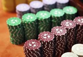 Pemain VIP sedang menerima layanan eksklusif dan bonus dari platform taruhan online